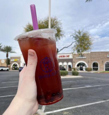 Black tea + lemonade Passionfruit, strawberry and pomegranate flavor Strawberry & blueberry pearls mixed