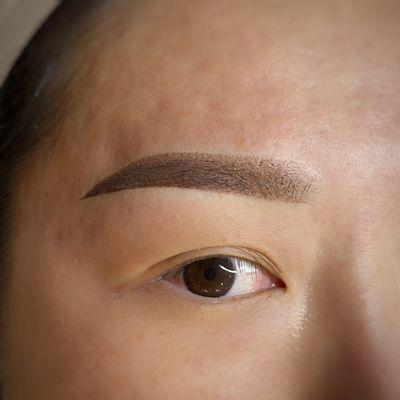 Ombreshading Eyebrow makeup tattoo.