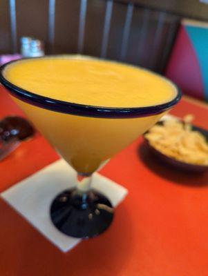 Frozen mango margarita