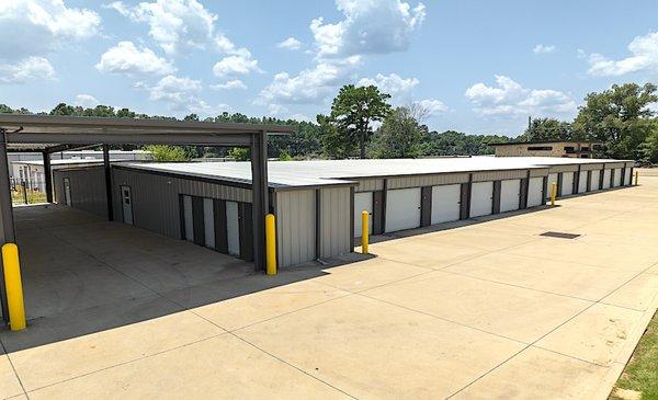 Covered loading area for climate controlled units