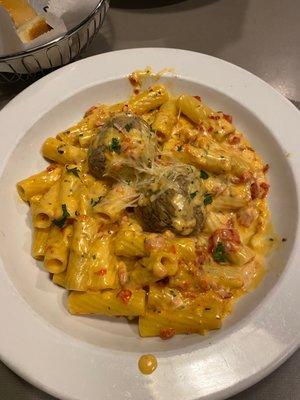 Rigatoni with Red Pepper Cream Sauce (Large portion)