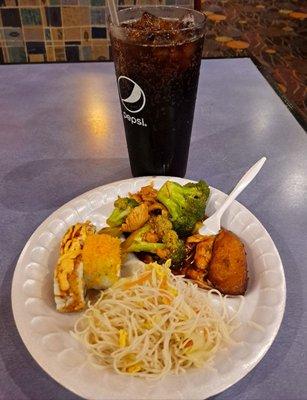 Rice noodles, Sushi, Beef & Broccoli, Fried Plantain.