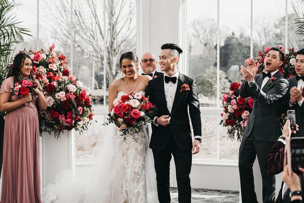 Botanical Gardens wedding - Photo by Mariah Oldacre. Helping Hand Parties & Weddings