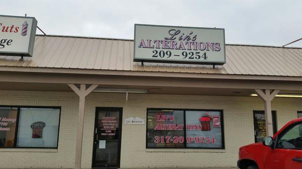 Lin's Alterations on corner of Rockville Road & Gable Drive in small strip mall.