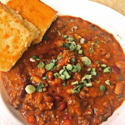 Chili & Cornbread