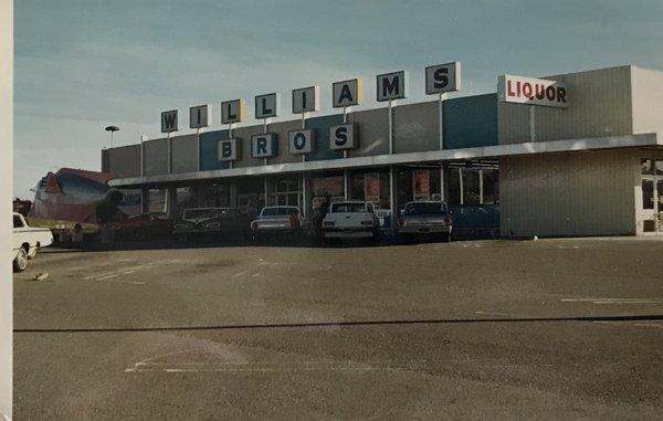 One of the original Williams Bros. Markets. In Santa Maria on Donavon.