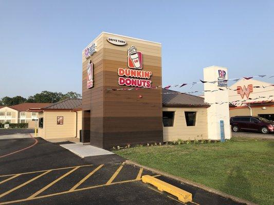 Dunkin' Donuts/Baskin Robbins new to Vidor, TX. The old Pizza Hut location.