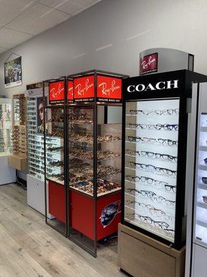 Eyeglasses displays