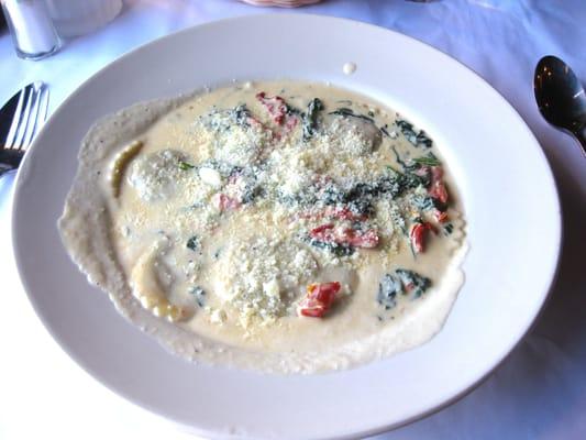 Ravioli Di Funghi, $19 (wild mushroom ravioli with marsala cream sauce, spinach & sun dried tomato)