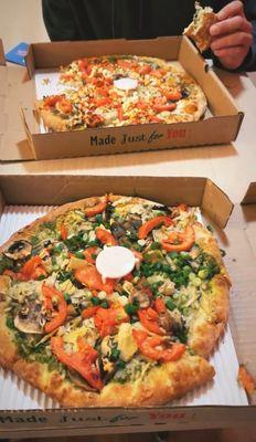 Veggie pizza and veggie pizza with vegan cheese! Fantastic!