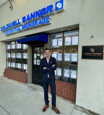 Stanley Motte Real Estate in front of Coldwell Banker Realty in Hancock Park, Los Angeles