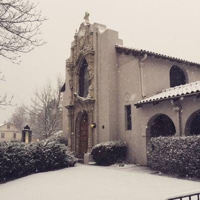 St Thomas Church on a winter day.