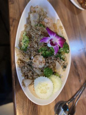 Basil Fried Rice with shrimp and Broccoli