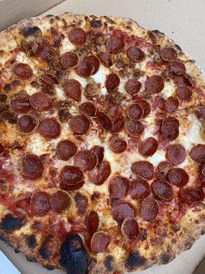 Meat Lover's Pizza (half), Pepperoni (half)