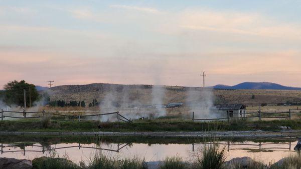 Hunters Hot Springs and Old Perpetual Geyser