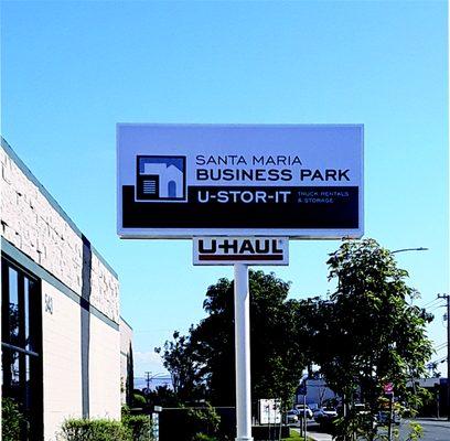 Pole sign refurbished at the Santa Maria Business Park.