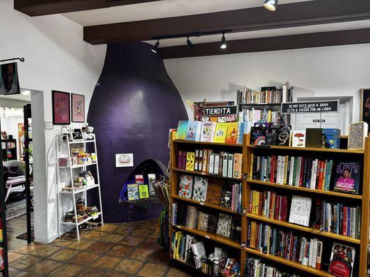 Palabras Bilingual Bookstore