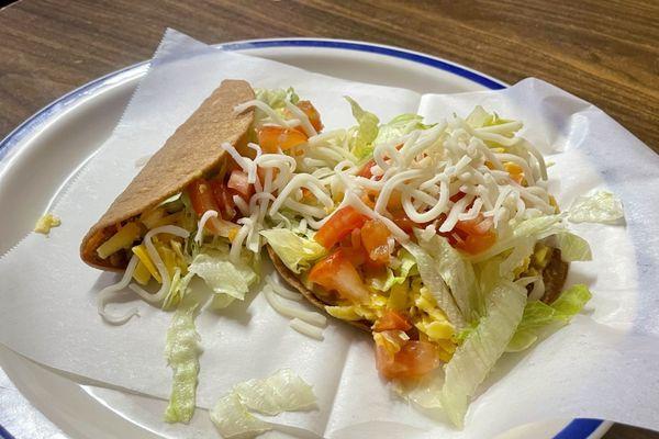 Second part of the poquito de todo: picadillo taco and a chalupa