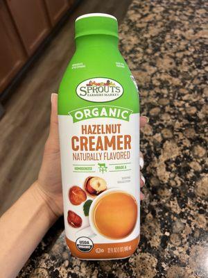 A coffee creamer with no vegetable oil made with organic and only a few ingredients