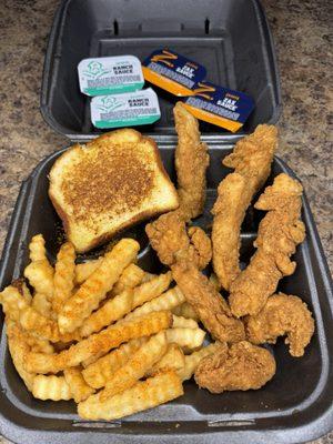 6 piece Chicken Finger Plate - 6 Fingerz w/ Extra seasoned fries. Extra Sauce.