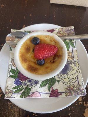 Creme brûlée. Really good.