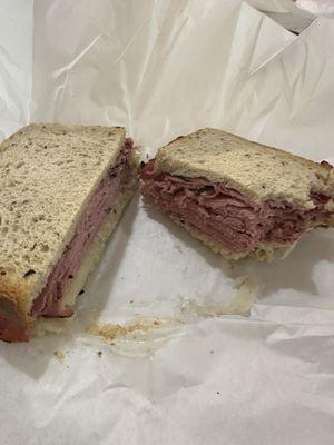 New York Pastrami sandwich