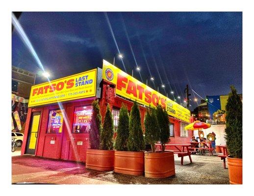 Outside Patio Fatso's LastStand @ 2258 W Chicago Ave, Chicago, IL Burgers Hotdogs Maxwell Polish Italian Beef & Sausage Chicken etc. Cool !