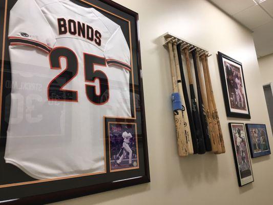 Bonds display