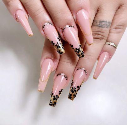 ST Nail Lounge