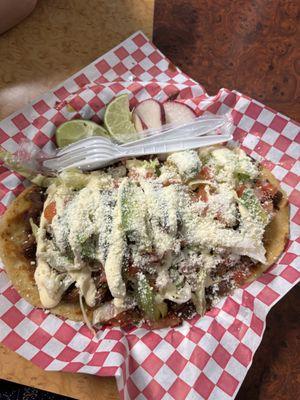 Huarache de adobada