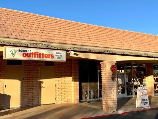 Exterior of Borrego Outfitters in The Mall