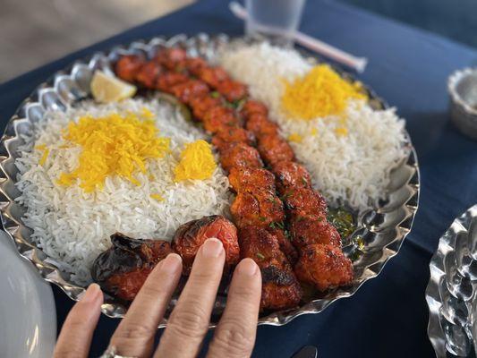 See how big this dish is! My hands are small btw