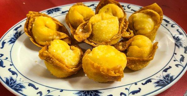 Cream Cheese Wontons - 8 pieces of delicious deep fried wontons stuffed with creamy sweet cream cheese