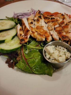 Pear salad with chicken