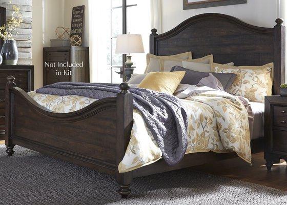 Solid Pine & Acacia wood has been perfectly blended to construct this beautiful bedroom group.