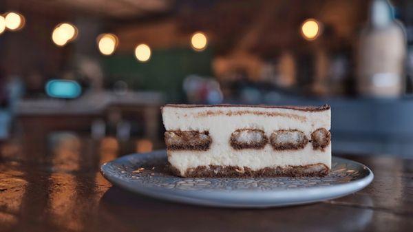 Tiramisu Italiano Cake