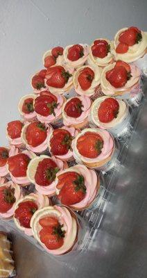 strawberry lemon cupcakes