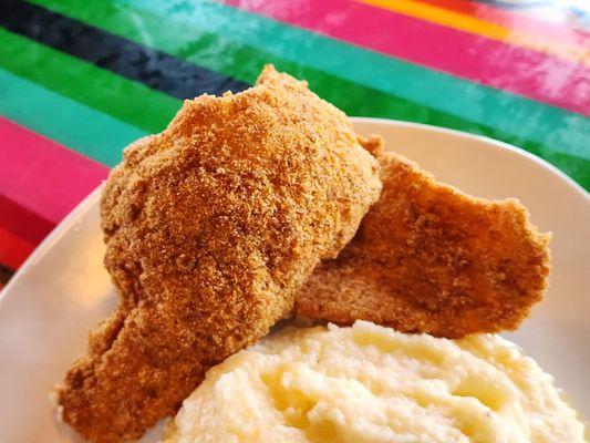 Excellent catfish & grits!