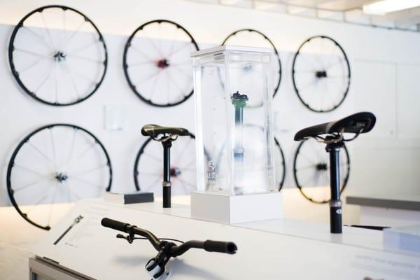 New Highline display lets visitor see how the highly anticipated dropper seatpost works.