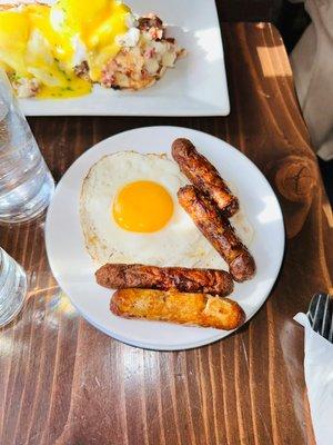 1/28/23 - Fried Egg & Side Turkey Sausage