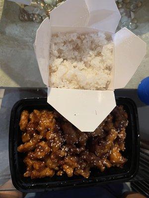 Sesame chicken and white rice