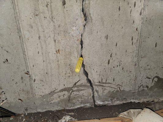 Structural foundation crack