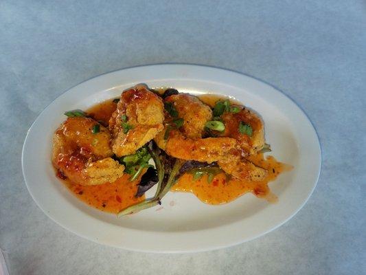 Sweet Chilli Prawns appetizer - taste great but I prefer my prawns butterflied and deveined on both sides.