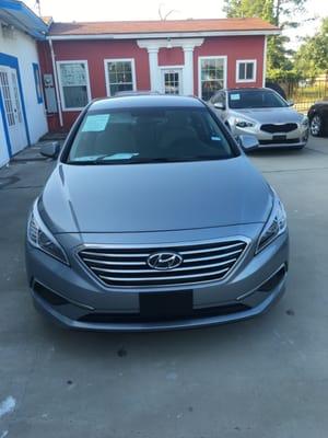 Nice 16 Hyundai Sonata.