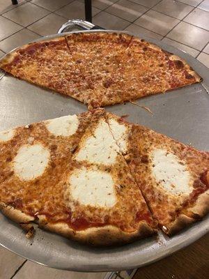 Plain pie half ricotta (requested thin crust and crispy)