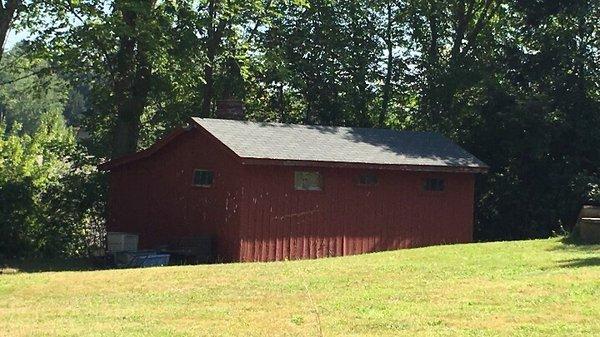 Big cabins nice Pond coming and fish swim boat and sunbathe