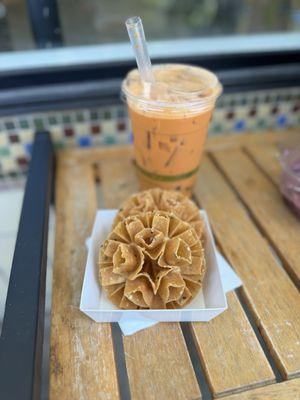 Thai cookie and Thai tea with boba