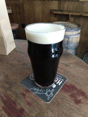 Henhouse nitro milk stout, 5.8%