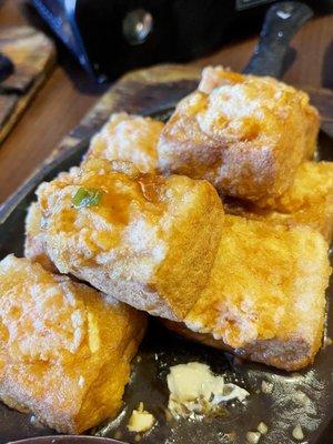 Dau hu nuong vi - stuffed tofu on sizzling plate