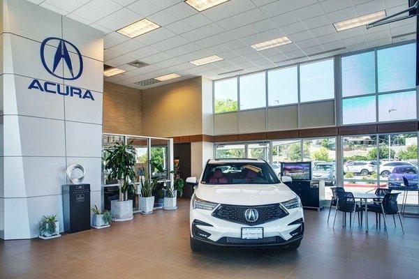 Lyle Pearson Acura Showroom